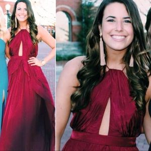 Lulu’s maroon formal dress